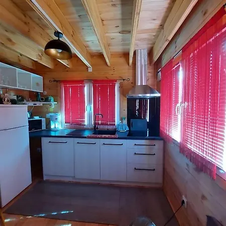 Chalet Avec Un Grand Jardin Clos. * Lafage